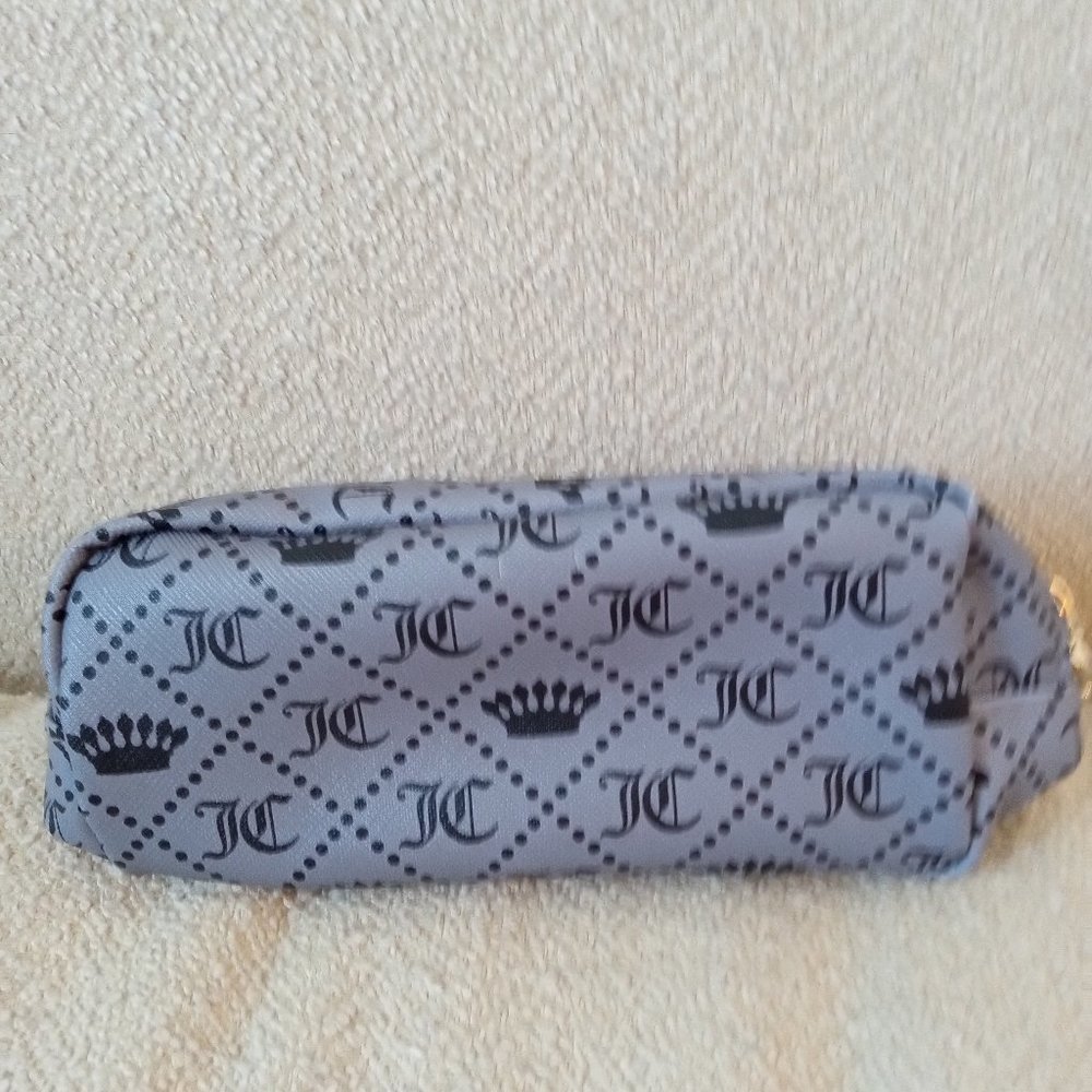 Cosmetic bag, Juicy Couture 6x2"